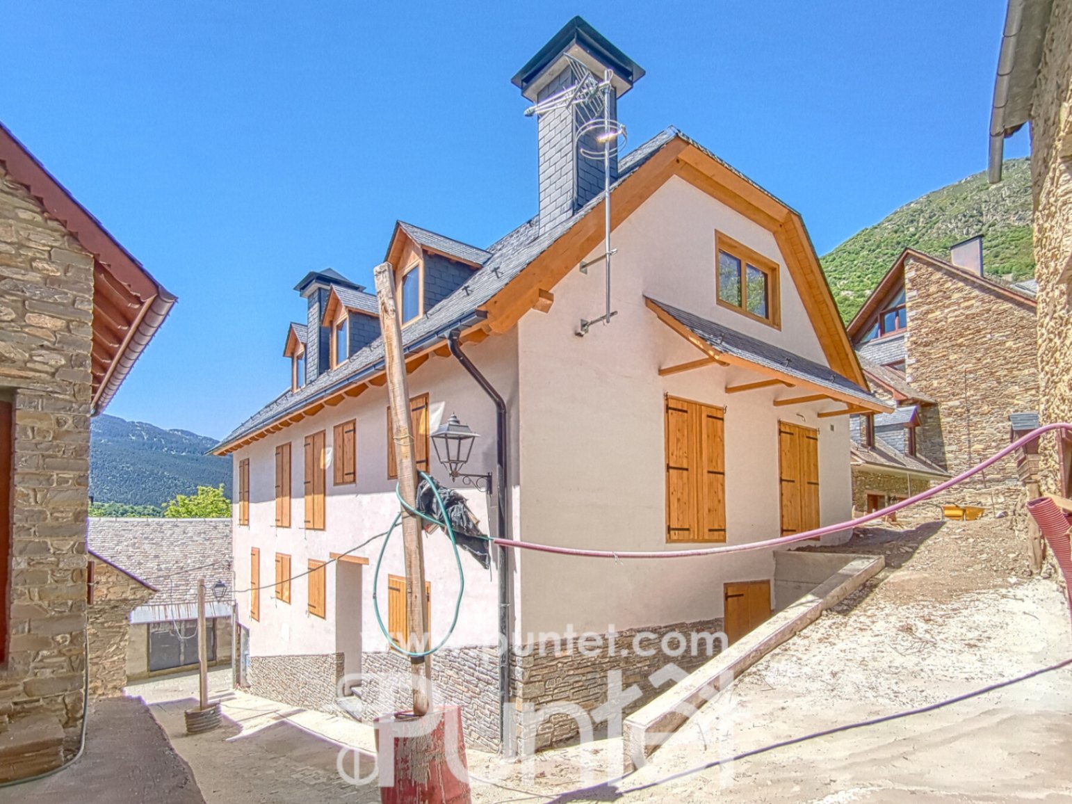 Exclusivo tríplex en el Corazón de Bagergue