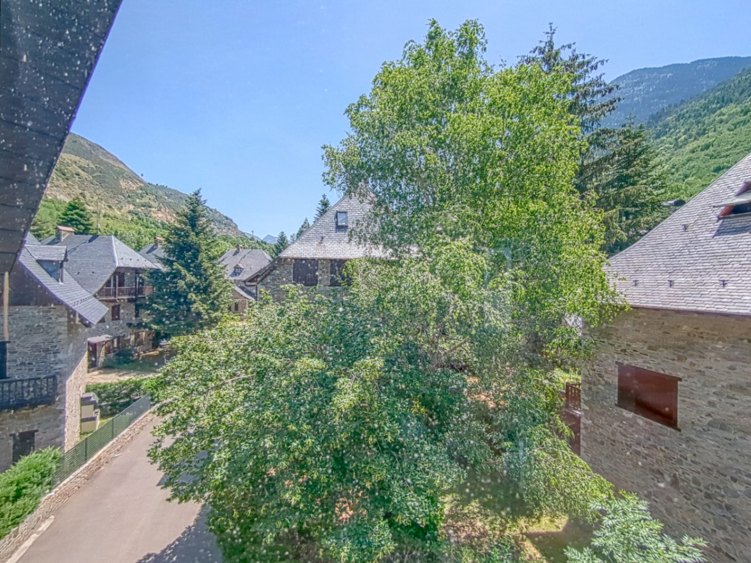 Exclusiva Casa Aranesa en Casarilh: El refugio invernal perfecto a 15 minutos de Baqueira Beret