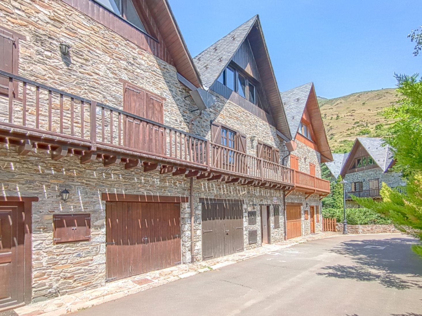 Exclusiva Casa Aranesa en Casarilh: El refugio invernal perfecto a 15 minutos de Baqueira Beret