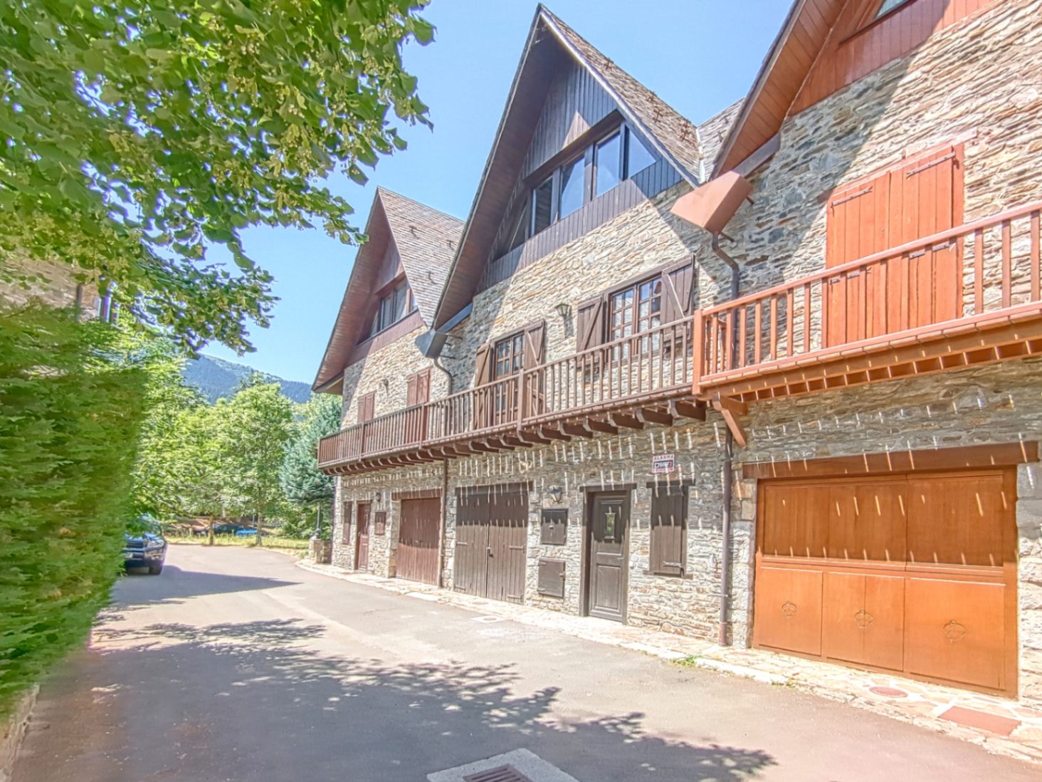 Exclusiva Casa Aranesa en Casarilh: El refugio invernal perfecto a 15 minutos de Baqueira Beret