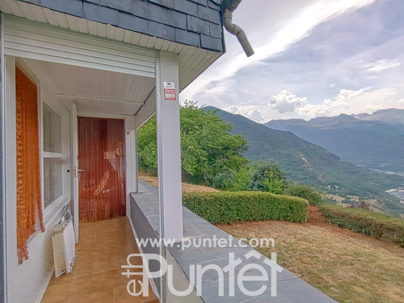 Casa con jardín y potencial urbanístico para 8 viviendas en Mont