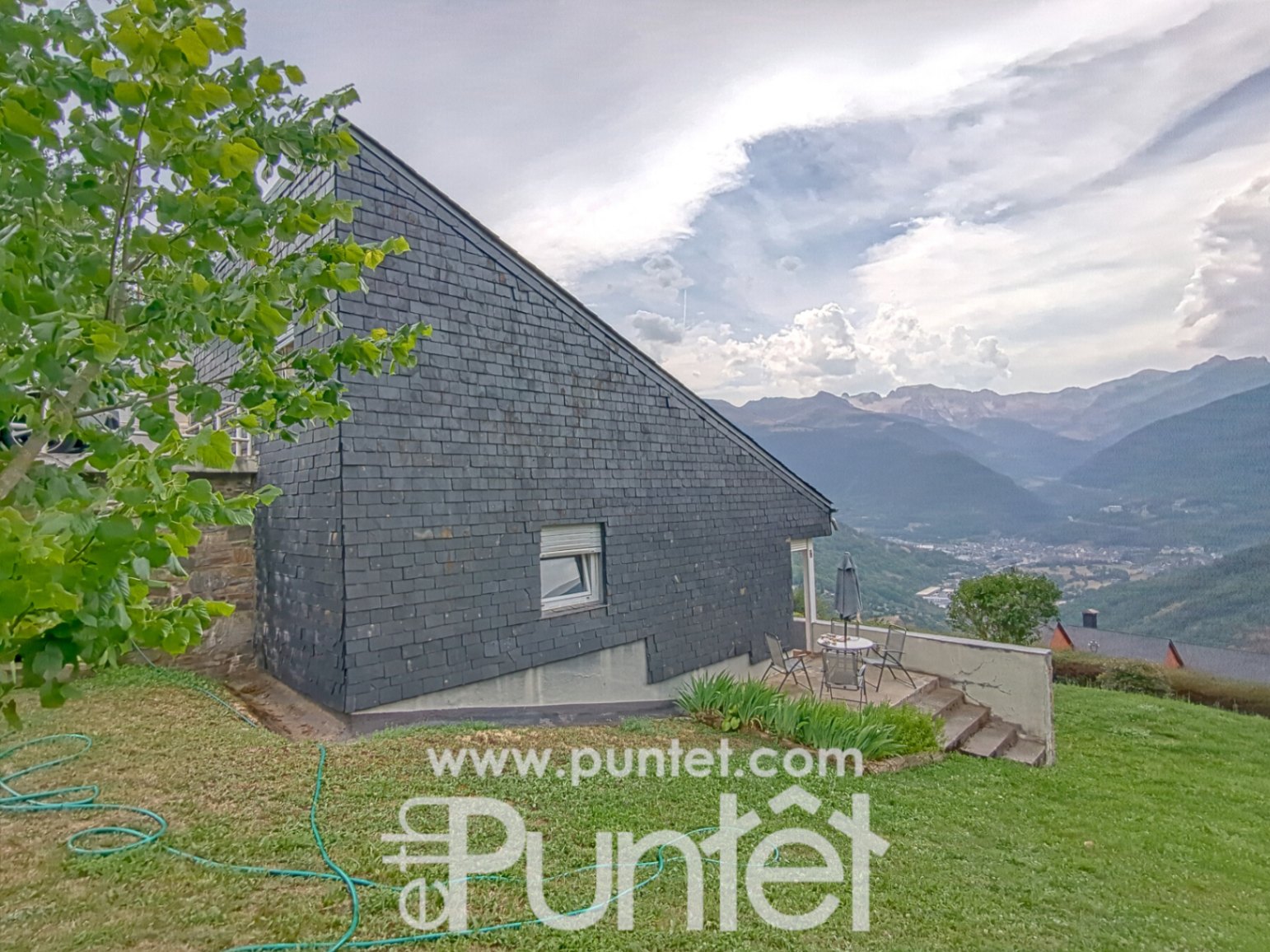 Casa con jardín y potencial urbanístico para 8 viviendas en Mont
