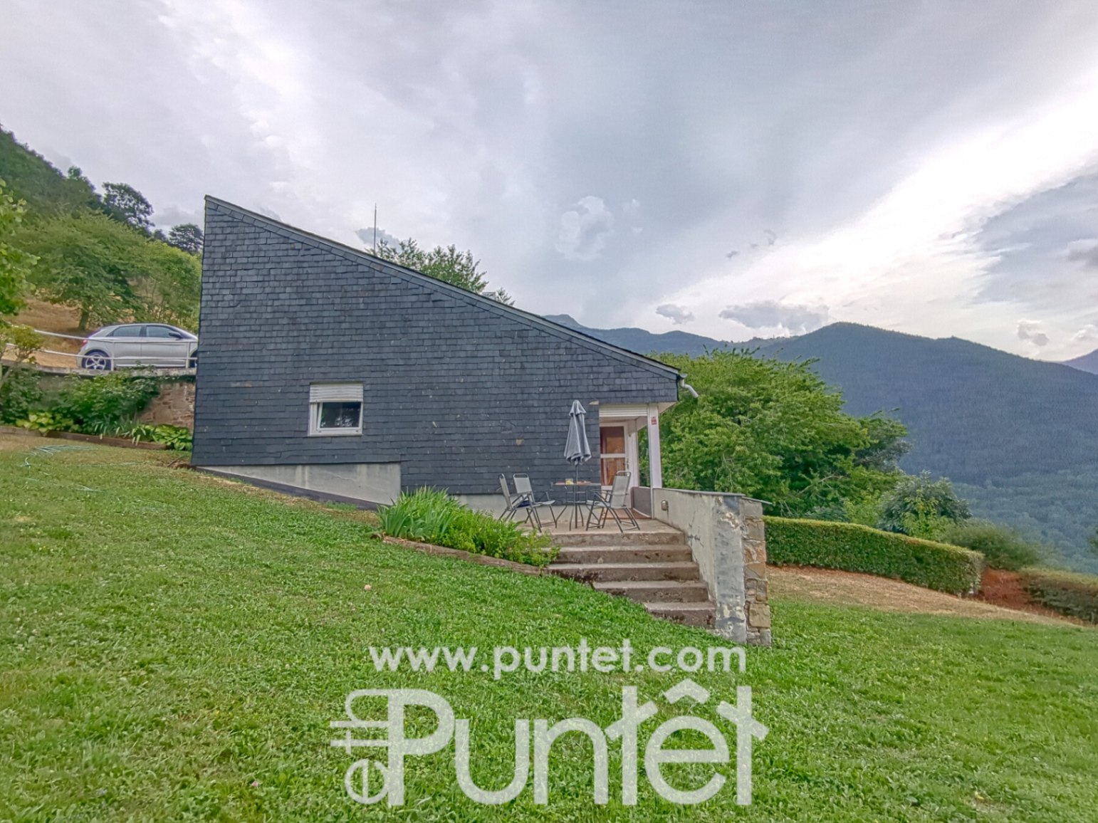 Casa con jardín y potencial urbanístico para 8 viviendas en Mont